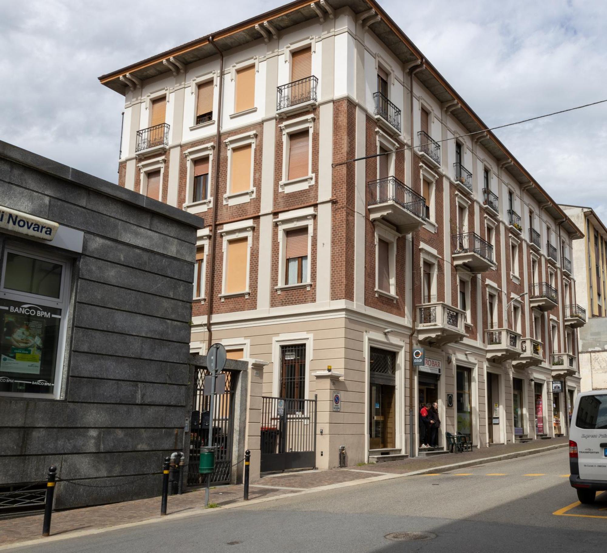 Elegante Appartamento Nel Cuore Di Omegna Exterior photo
